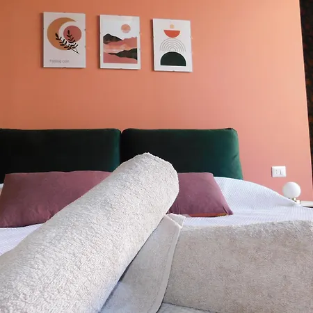 Hibiscus - Etnea Guest house
